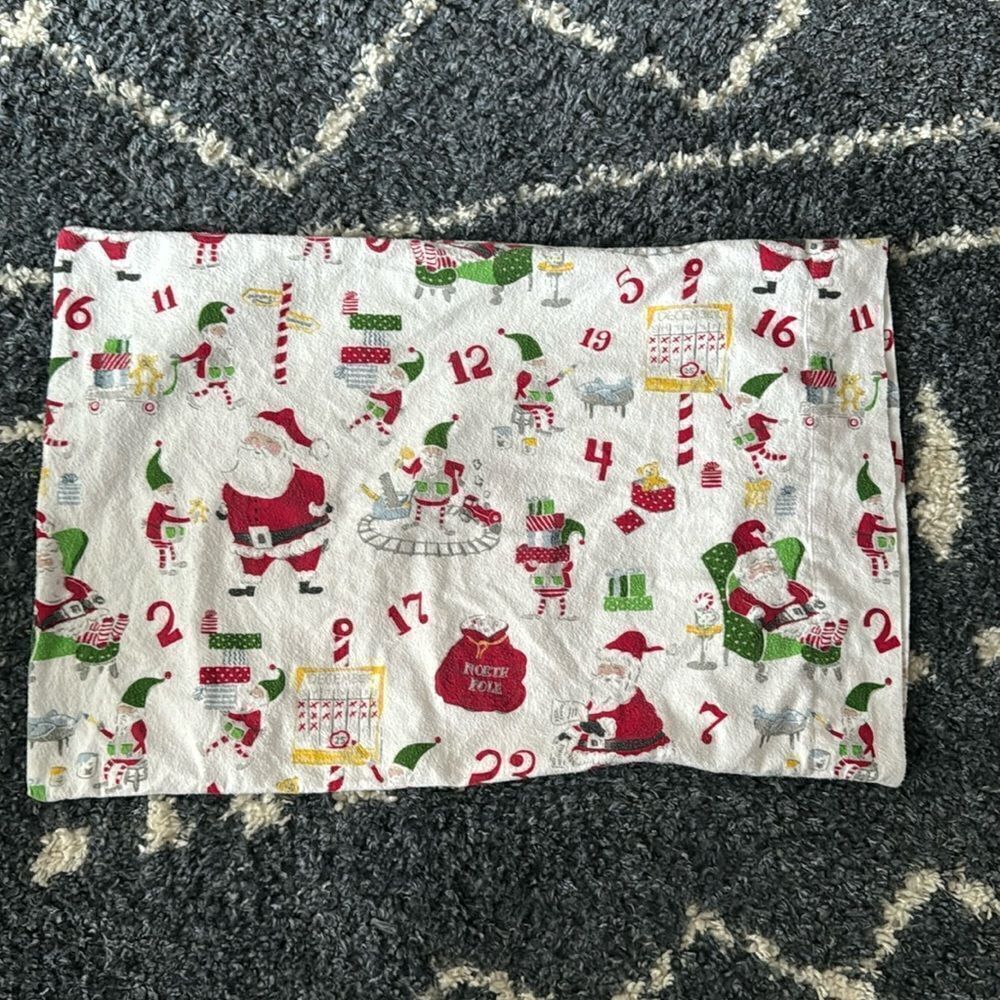 Pottery Bran Lids Christmas Pillow Case